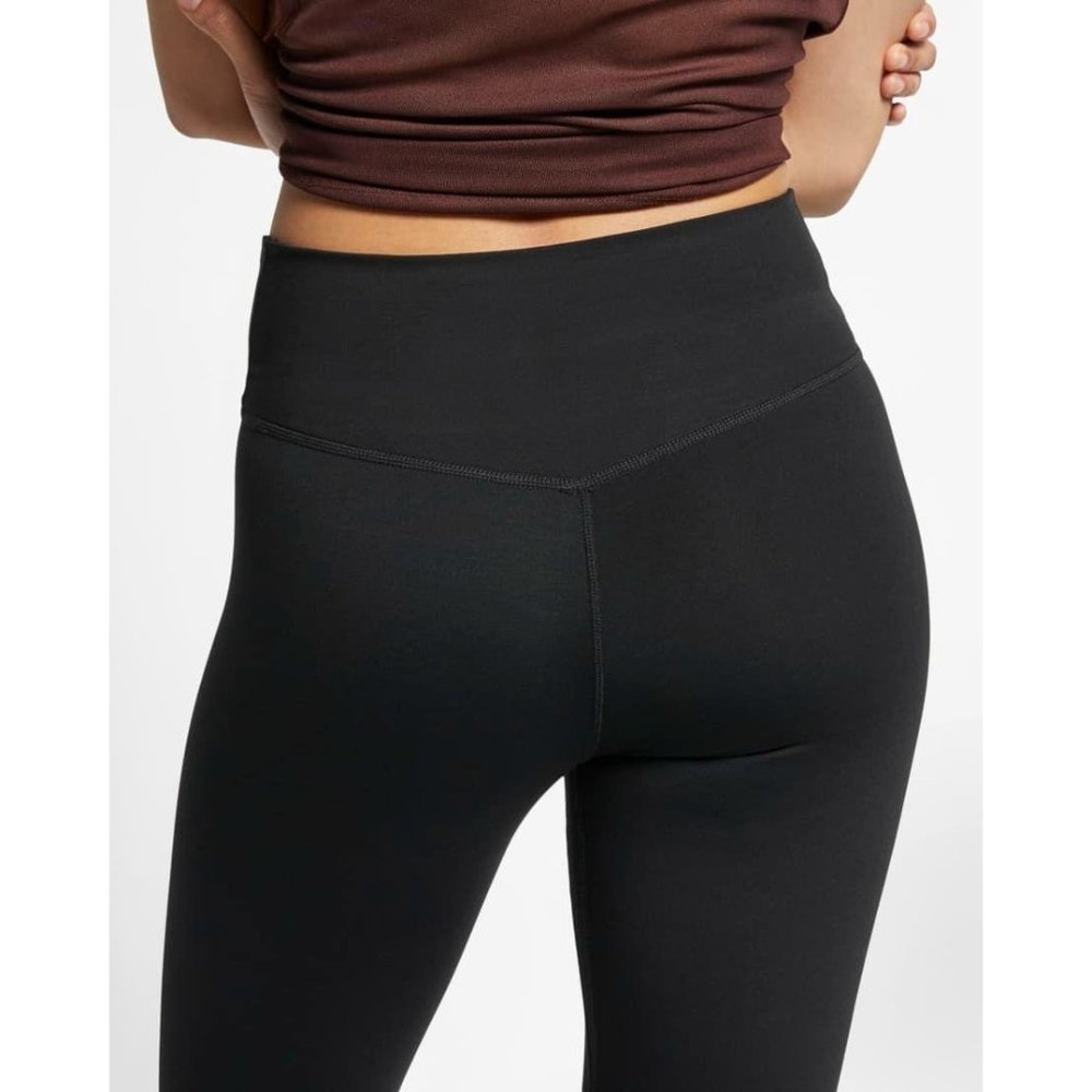 ❌❌SOLD❌❌ NIKE Dri Fit Luxe 7/8 Leggings Black - Picture 4 of 9